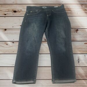 Signature by Levi Strauss Dark Blue Cropped Jeans Size 10